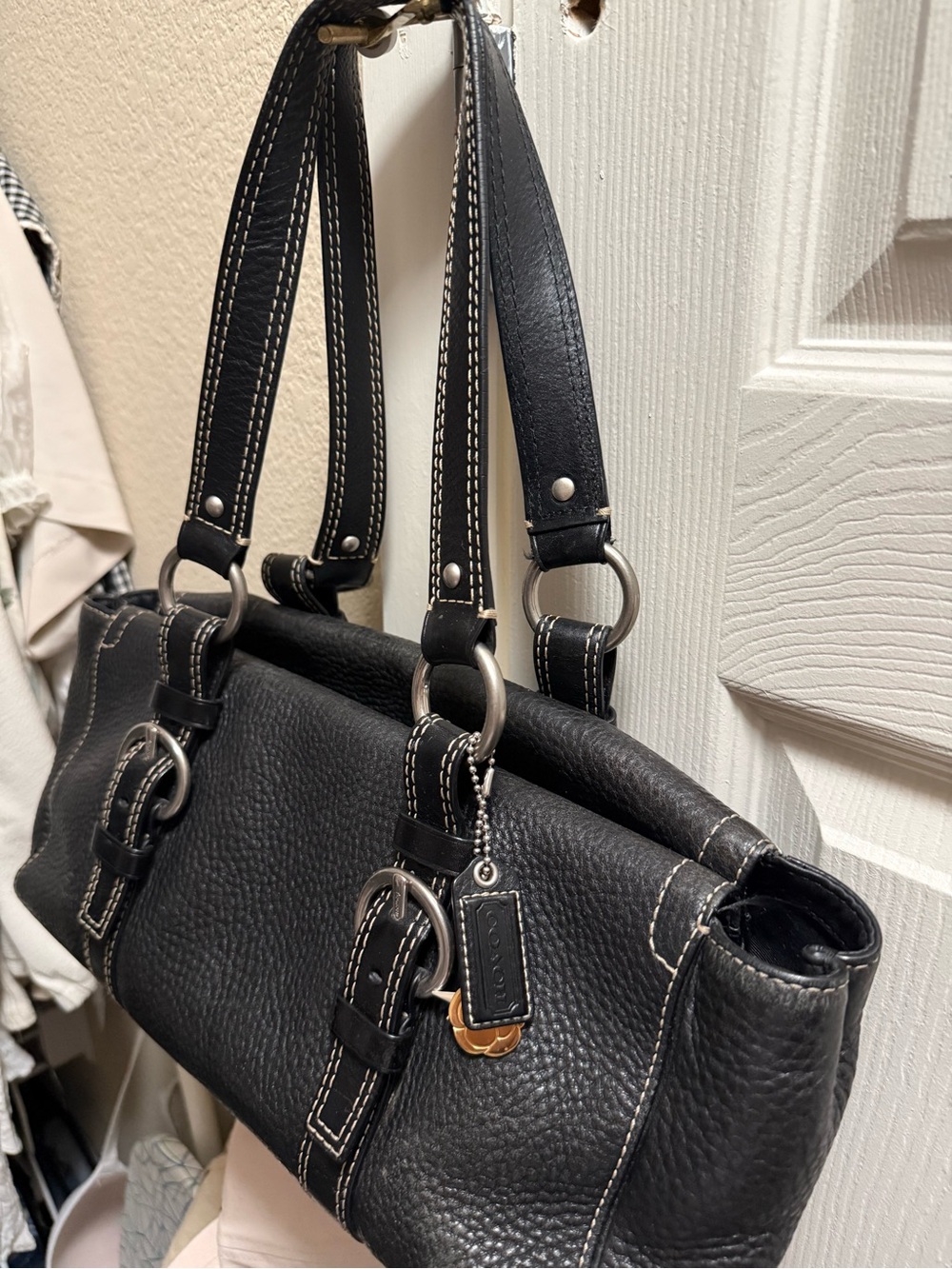 Coach Chelsea Vintage - Leather Shoulder Bag with Silver Hardware - Picture 2 of 4